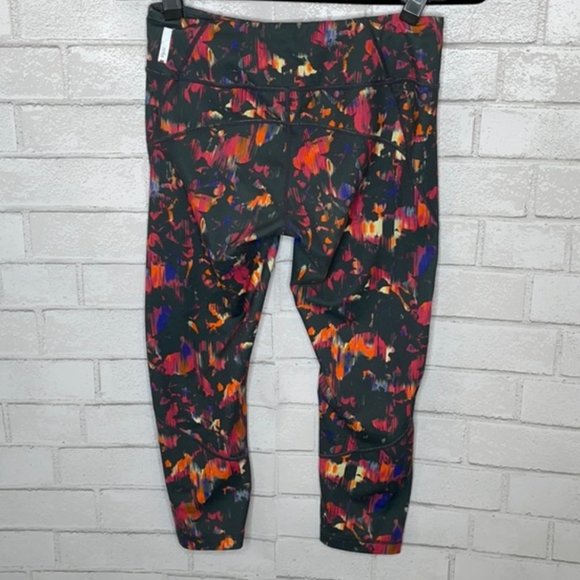 Zella Live in Crop Legging in Floral Print - Picture 5 of 11